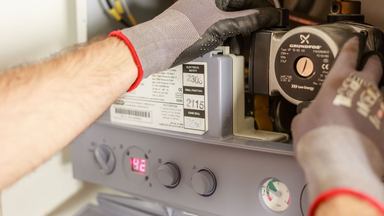 Who Works on Water Heaters? Plumber & HVAC Repair Guide